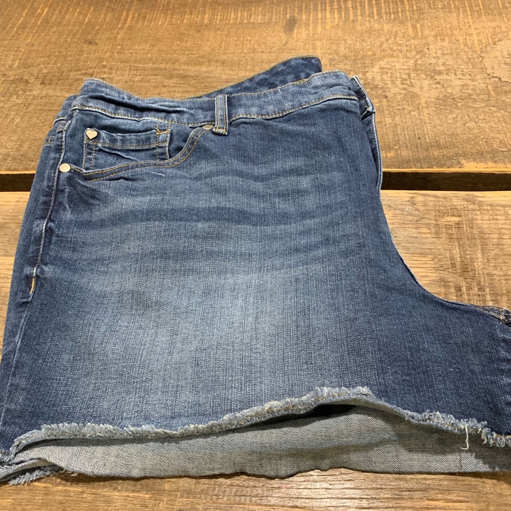 Daisy Dukes style cutoff  blue denim Torrid shorts